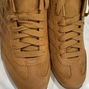 Neutral Women’s Casual Sneakers